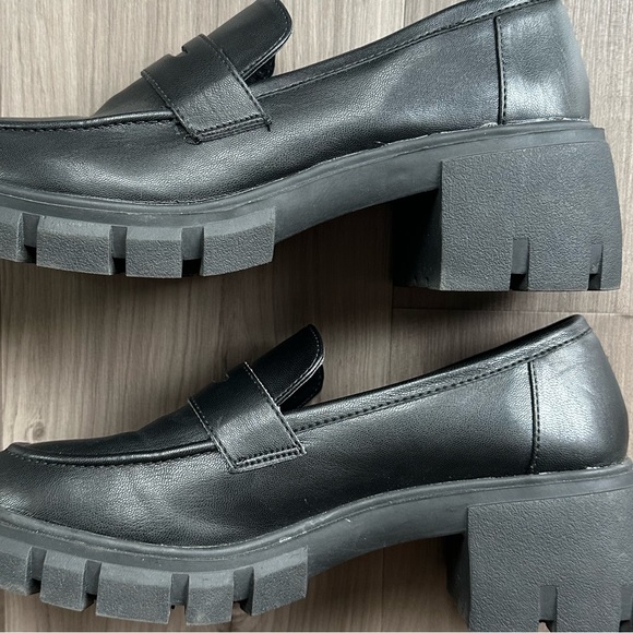 Black Chunky Loafers With Memory Foam Padding - Picture 4 of 8